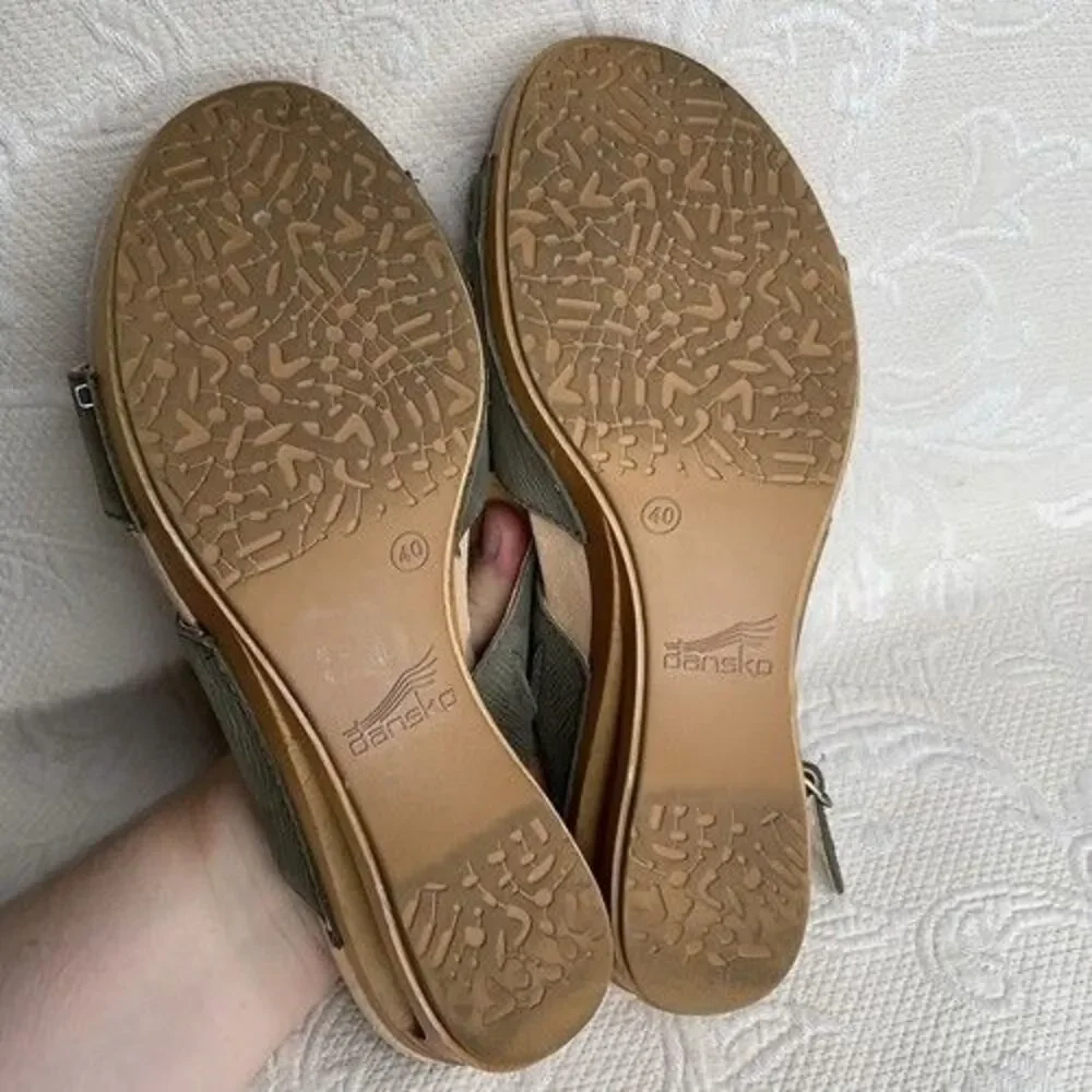 Dansko Tamia‎ Textured Nubuck Leather Wooden Wedge Sandals Women Size 40/US9.5